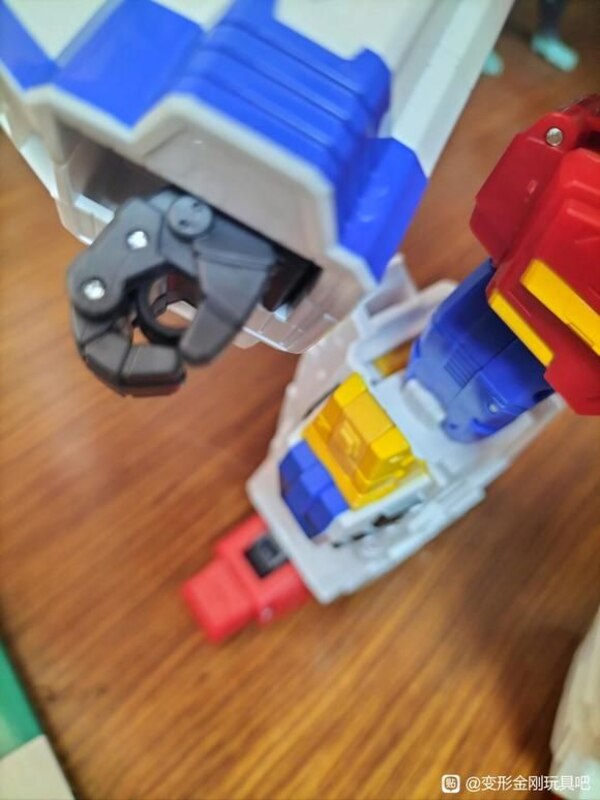 In Hand Image Of HasLab Transformers Victory Saber  (2 of 27)